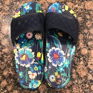Vera Bradley X Crocs Slides, Size 9